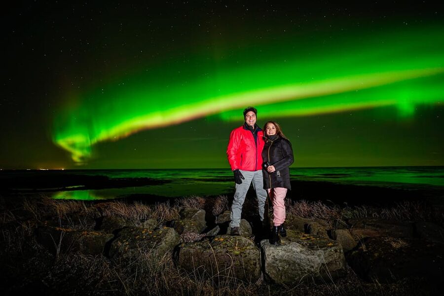 Reykjavik: Northern Lights Tour with Private Photographer - How the 5 hours usually feels once you’re picked up