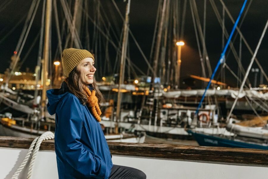 Reykjavik: Northern Lights Yacht Tour - Sailing Out of Faxafloi Bay: Finding a Darker Sky