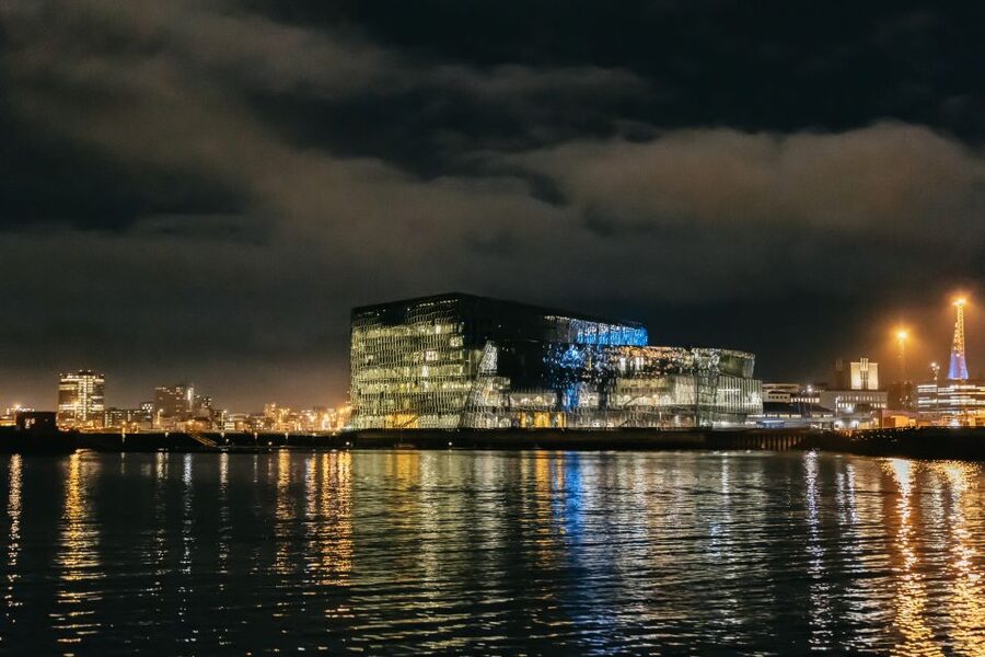 Reykjavik: Northern Lights Yacht Tour - Three Decks for Aurora Watching: Where You Should Stand