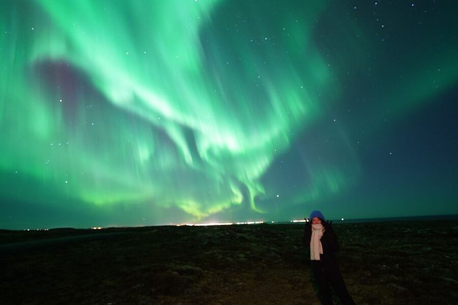 Reykjavik: Premium Northern Lights Tour with Free Photos - Guides and the storytelling that keeps your night from stalling