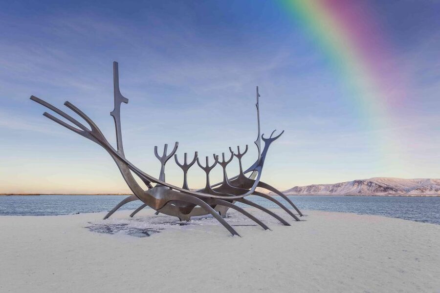 Reykjavík: Private LGBTQ+ Walking Tour with a Local Guide - Ingólfstorg Square: your first 15 minutes of context