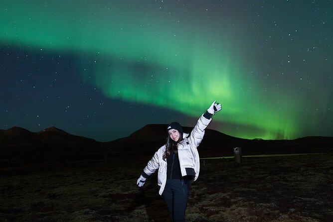 Reykjavik Private Northern Lights Tour with Pro Photographer - Price and Value for Up to 4 People