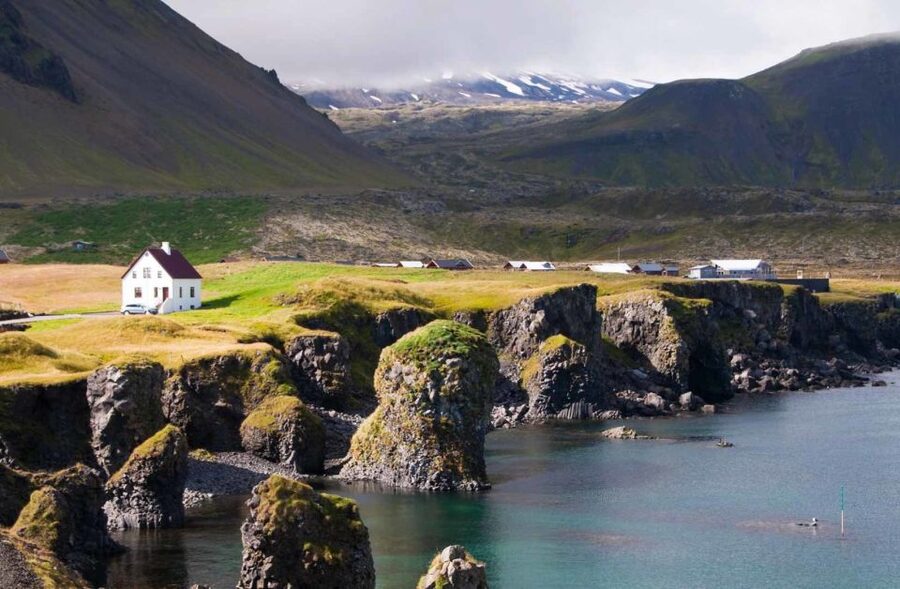 Reykjavik: Private Snaefellsnes and Kirkjufell Jeep Tour - Volcano craters, black beaches, lighthouses, and cliff viewpoints
