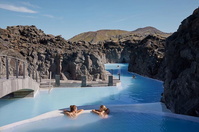 Reykjavik: Private Transfer from/to Blue Lagoon in Iceland - English-speaking Driver Facts, Not a Scripted Talk