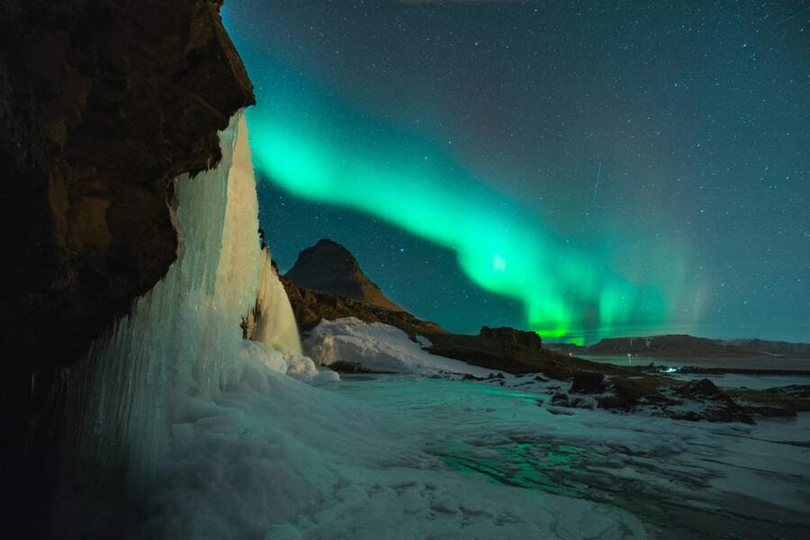 Reykjavik: Small-Group Northern Lights Tour with Pickup - Pickup at 21:00, then out past the light dome