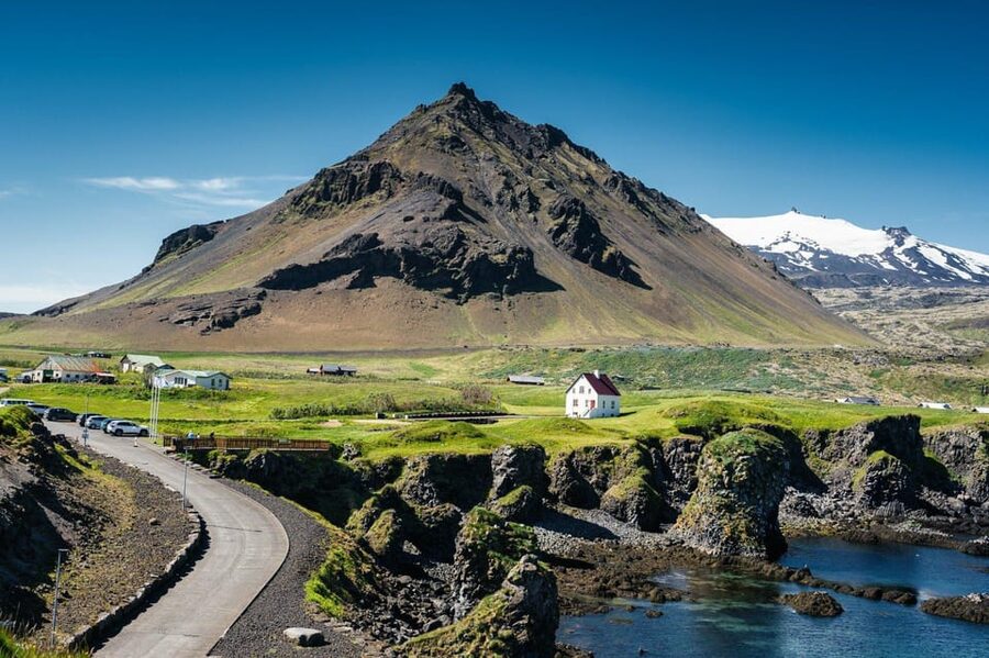Reykjavik: Snæfellsnes Day Trip with Vatnshellir Lava Cave - What to pack, plus how to survive Iceland wind without losing your focus