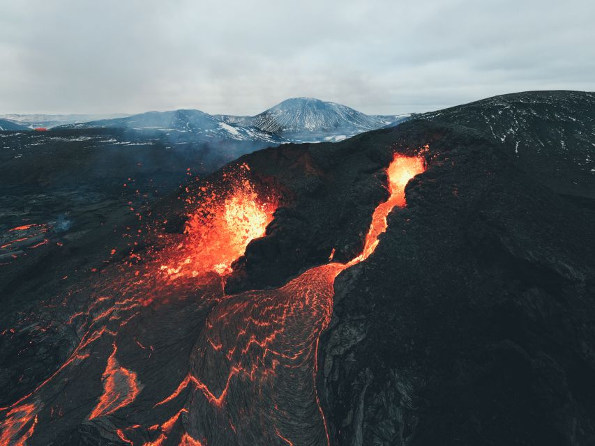 Reykjavík: Volcano Eruption Site and Reykjanes Hiking Tour - Key moments you will remember from this Reykjanes volcano day