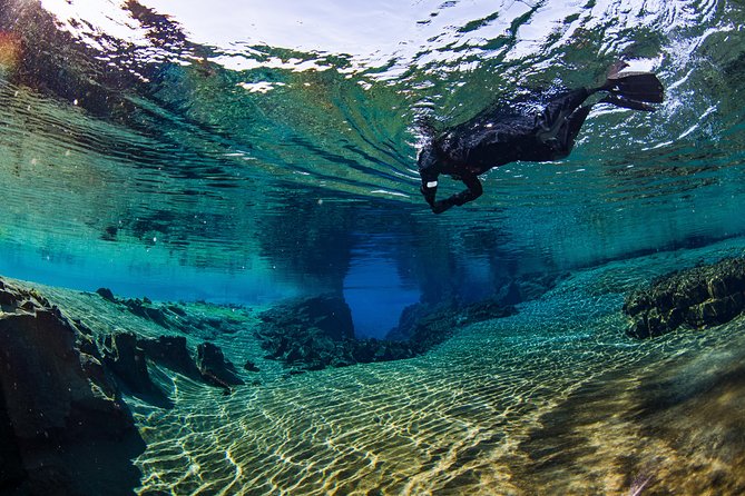 Silfra: Snorkeling Between Tectonic Plates - Meet on Location - How cold is it, and what actually keeps you comfortable