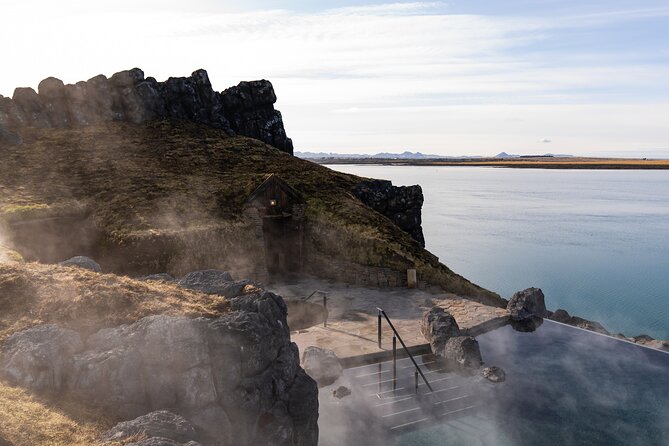 Sky Lagoon Spa Experience with Private Transfer from Reykjavík - Private Reykjavík Pickup and Drop-Off: The Logistics Win