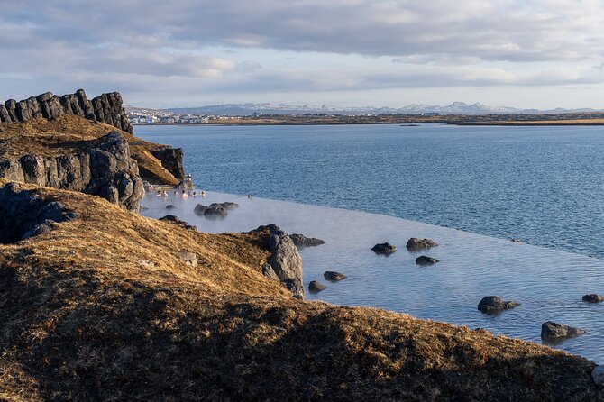 Sky Lagoon Ticket with 7-Step Ritual and Transfers from Reykjavik - Swim-up bar and drinks: the part to plan for