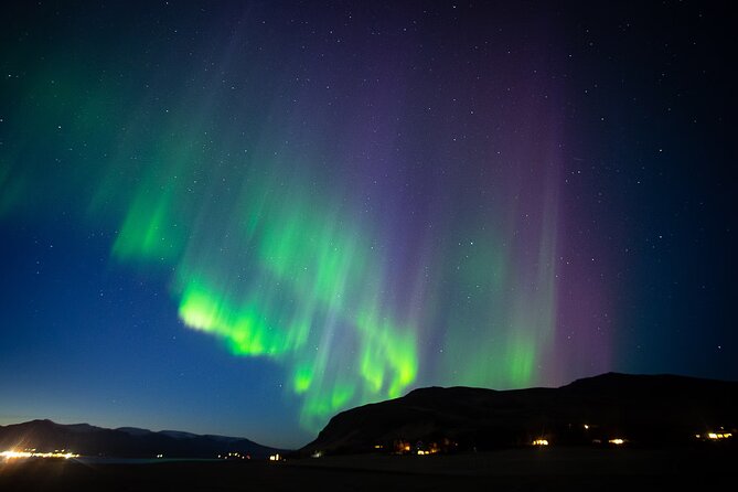 Small Bus Northern Lights Tour from Reykjavik at 9:30 pm - Heading Out From Reykjavik: How the Aurora Hunt Usually Plays