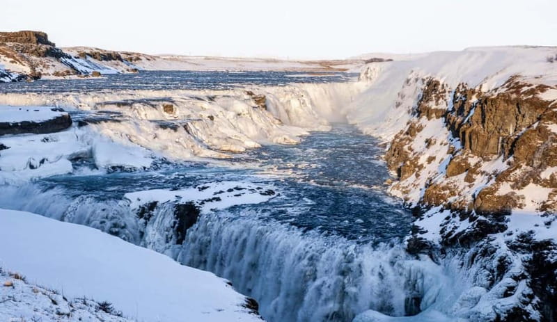 Small Group Golden Circle in Spanish: From Cruise Terminal - 6.5 hours that still covers Þingvellir, Geysir, and Gullfoss