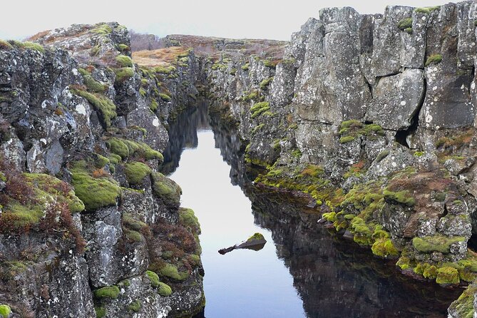 Small Group Golden Circle with Kerid Crater & Tomato Farm Visit - Þingvellir National Park: walking between plates and parliament stories