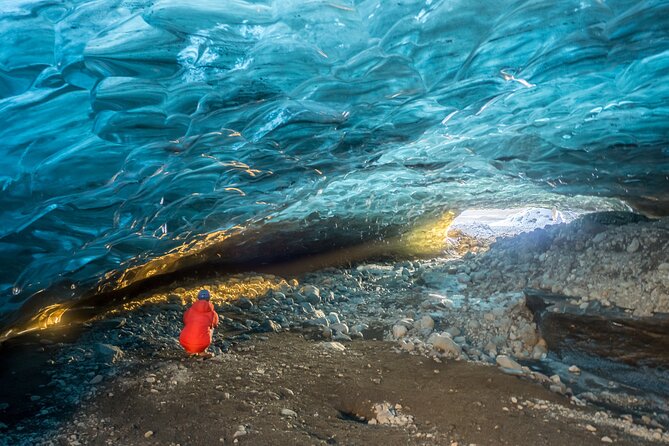 Small-Group Ice Cave Tour from Jökulsárlón - Guides that help you see the cave, not just stand in it