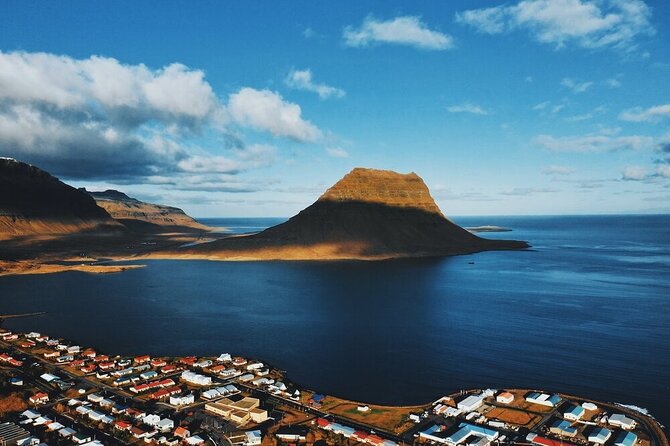 Snæfellsnes Peninsula Private Tour Iceland - Black pebbles and 1940s artifacts at Djúpalónssandur