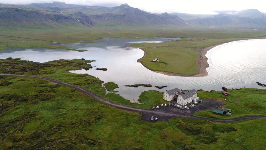 Snæfellsnes, private Super Jeep - Hellnar birdsong at Fjöruhúsið Café and time on Djúpalónssandur
