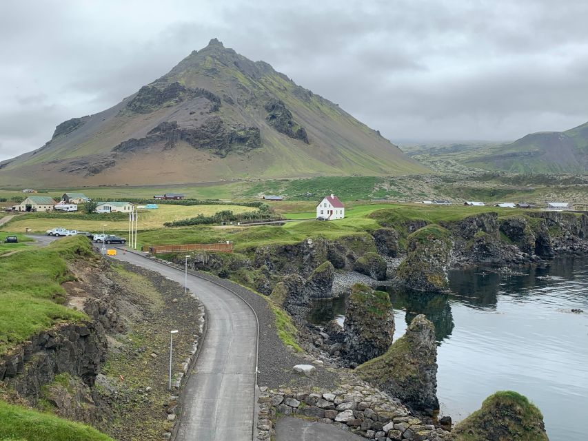 Snæfellsnes, private Super Jeep - Ytri Tunga seals and Ólafsvík as your weather-exposed finale