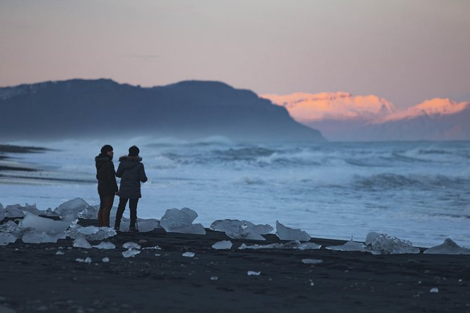 South Coast, Diamond Beach and Glacier Lagoon Day Tour - Vík breaks: where the schedule breathes (and meals happen)