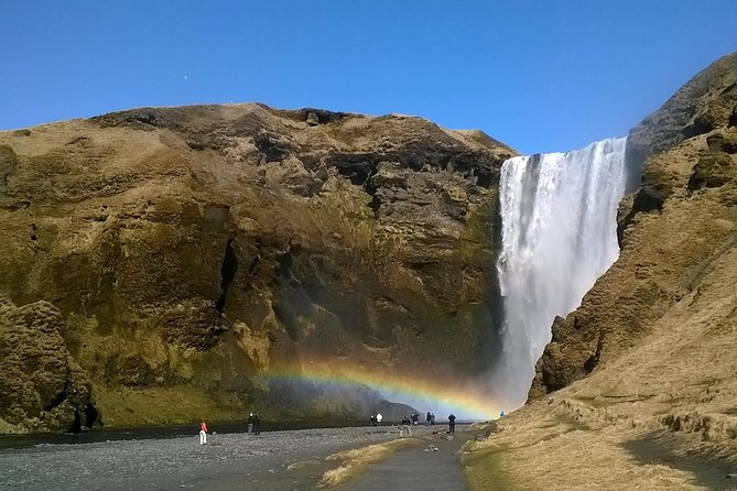 South Coast Small-Group Tour from Reykjavik - Guides and the live commentary: how the day gets richer on the drive
