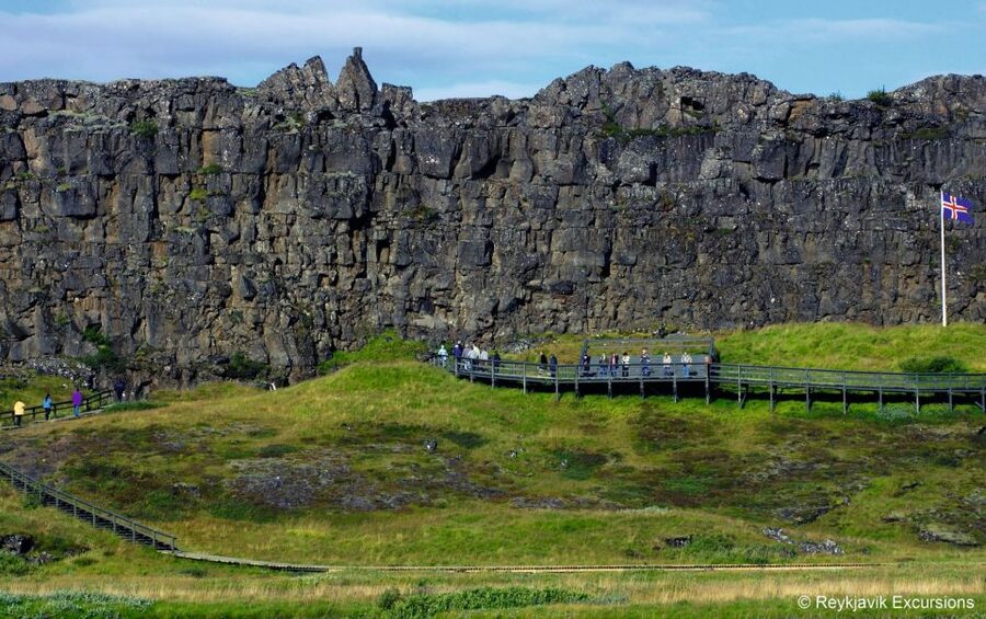The Golden Circle & Hop On - Hop Off Combo Deal - Þingvellir National Park walk: where two continents meet