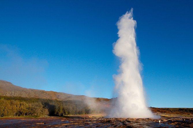 The Golden Circle & Northern Lights Guided Combo tour - Price and value: why $157 can make sense for the right traveler