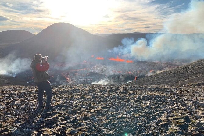 Volcano Hike & Northern Lights Combo Tour - Getting There From Reykjavik: The Meeting Point and Time Flow