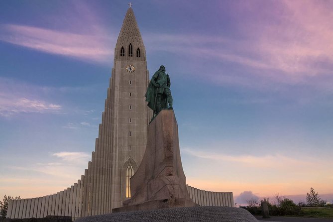 Walking tour of Reykjavik city - National Theatre stop, quick architecture spotting